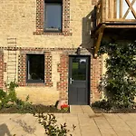 Confortable Au Milieu Des Pres - La Ferme De Montigny * Neauphe-Sur-Dive